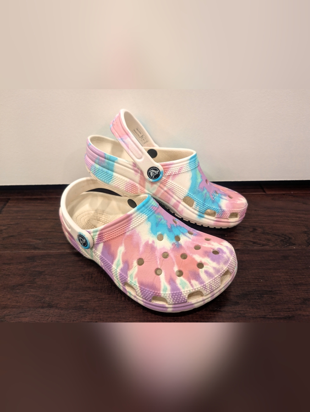 CROCS Kids Tie-Dye Clog Sandals in Pastel Pink, Blue & Purple Size 4 Big Kid